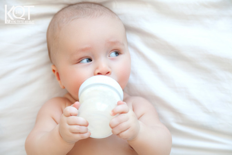 Công thức trộn sữa bột cho bé